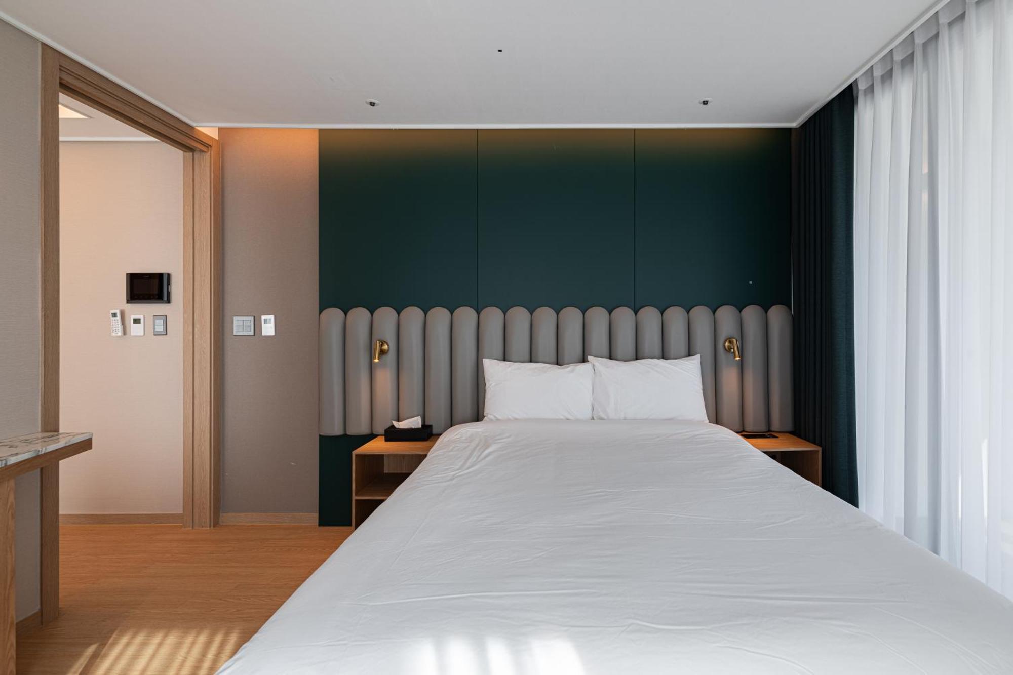 בוסאן The Solid Residence - Elbon The Stay By Haeundae מראה חיצוני תמונה